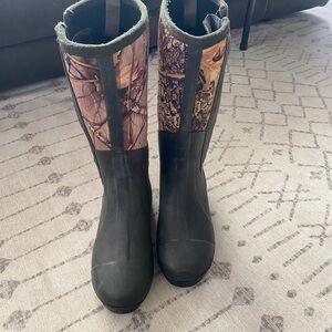 Camouflage and Black Boots